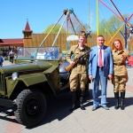 В центре - директор зоопарка "Лимпопо" Владимир Герасичкин