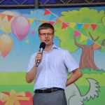 Опекуны эму - медцентр "Тонус Кроха" - поздравили детей с праздником и подарили призы
