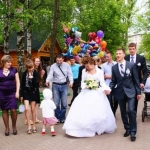 На праздник заглянули даже молодожены